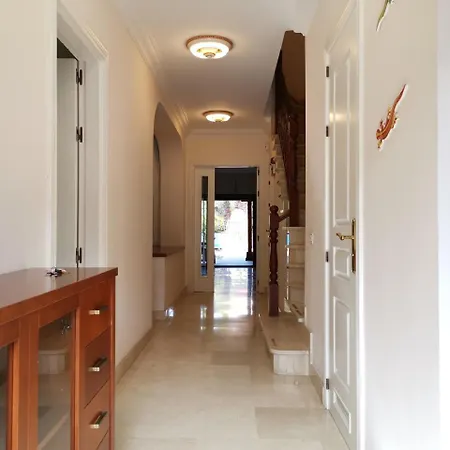 Townhouse La Duquesa 49 Lägenhet *